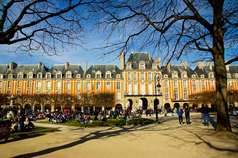 Frankreichs schönste Orte: die roten Fassaden der Place des Vosges