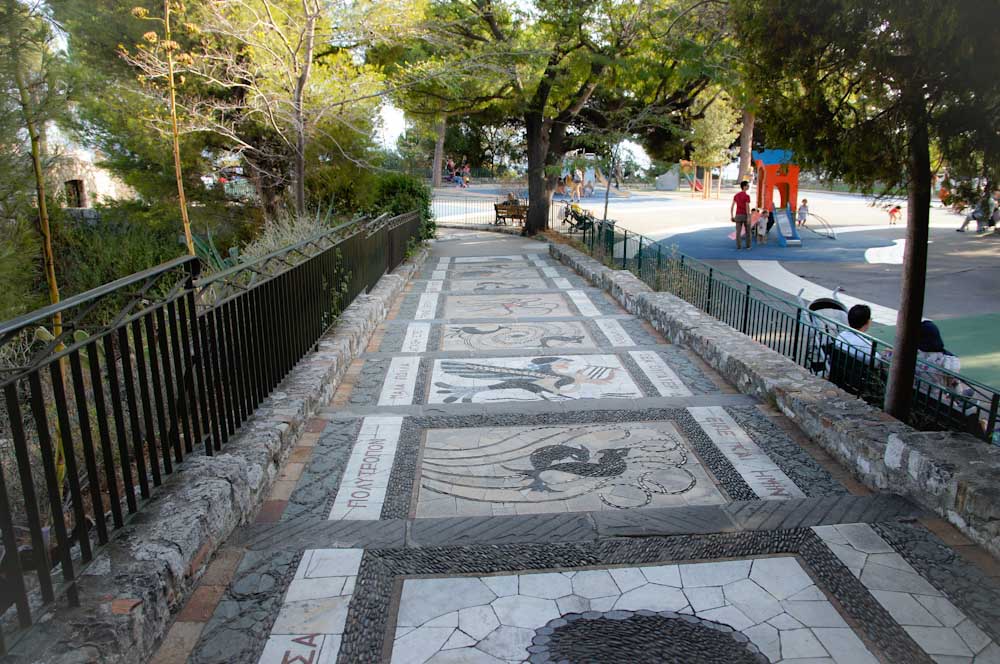 Griechische Bodenmosaike auf dem Schlosshügel Nizza: Geschichte hautnah!