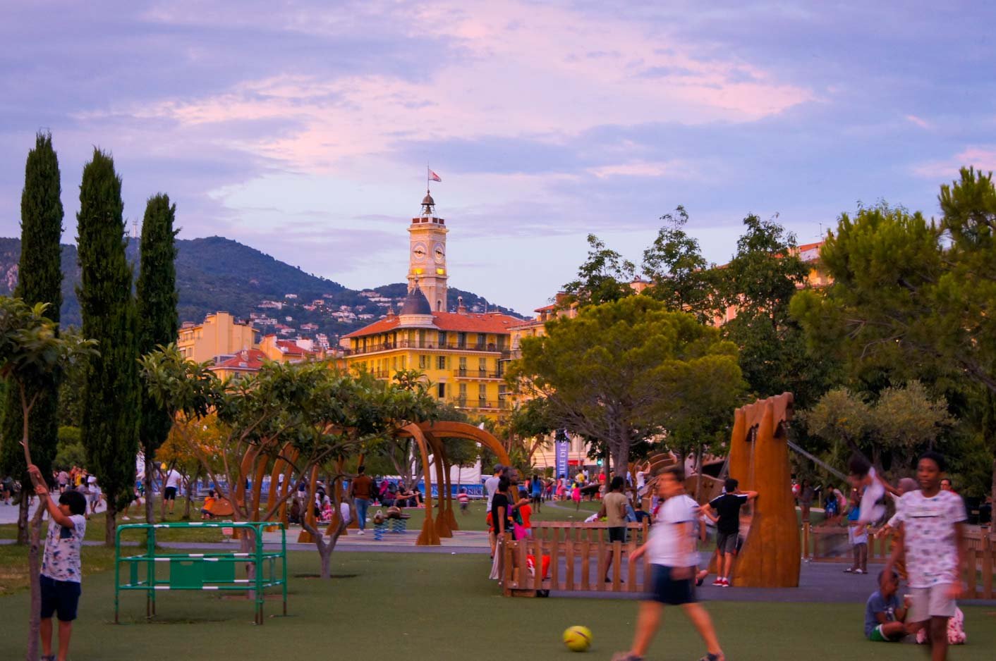 Dieser Spielplatz ist ideal für einen Urlaub in Nizza mit Kindern