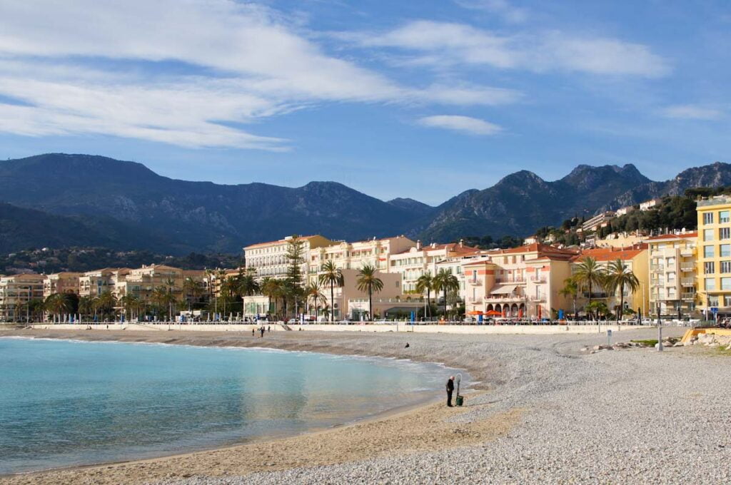 Blick auf Menton Strände Marche und Casino