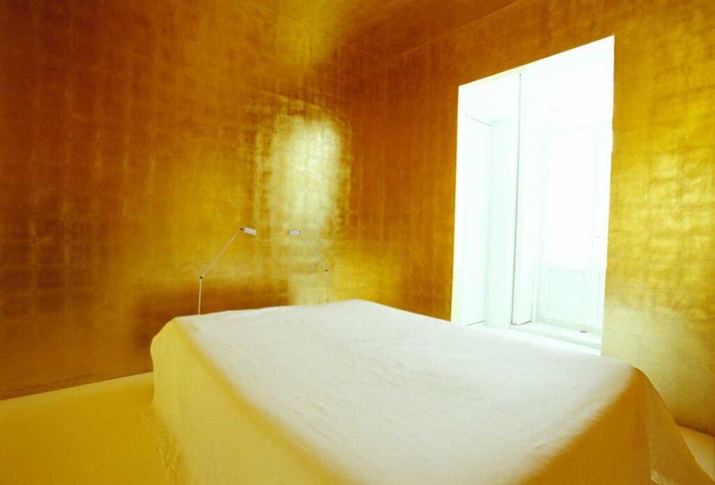 Goldenes Zimmer im Windsor Jungle Art, einem tollen 4-Sterne-Hotel in Nizza