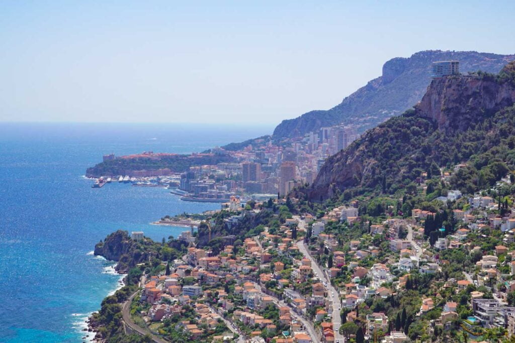 Von Nizza nach Monaco gehen mehrere Straßen