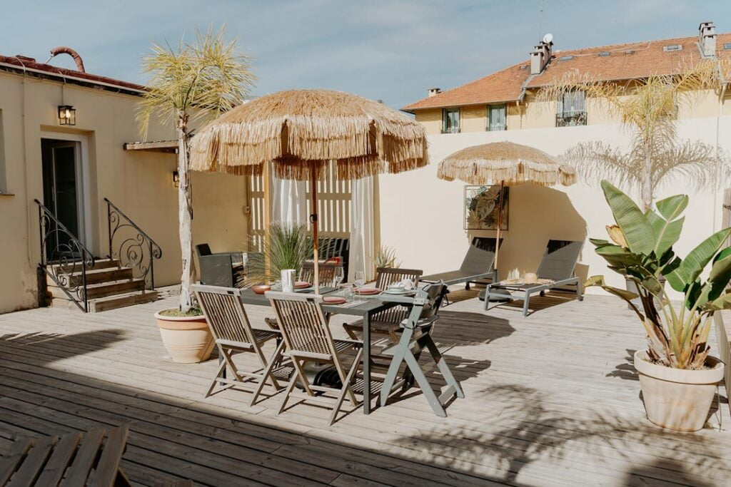 Terrasse eines Hotels in Nizza