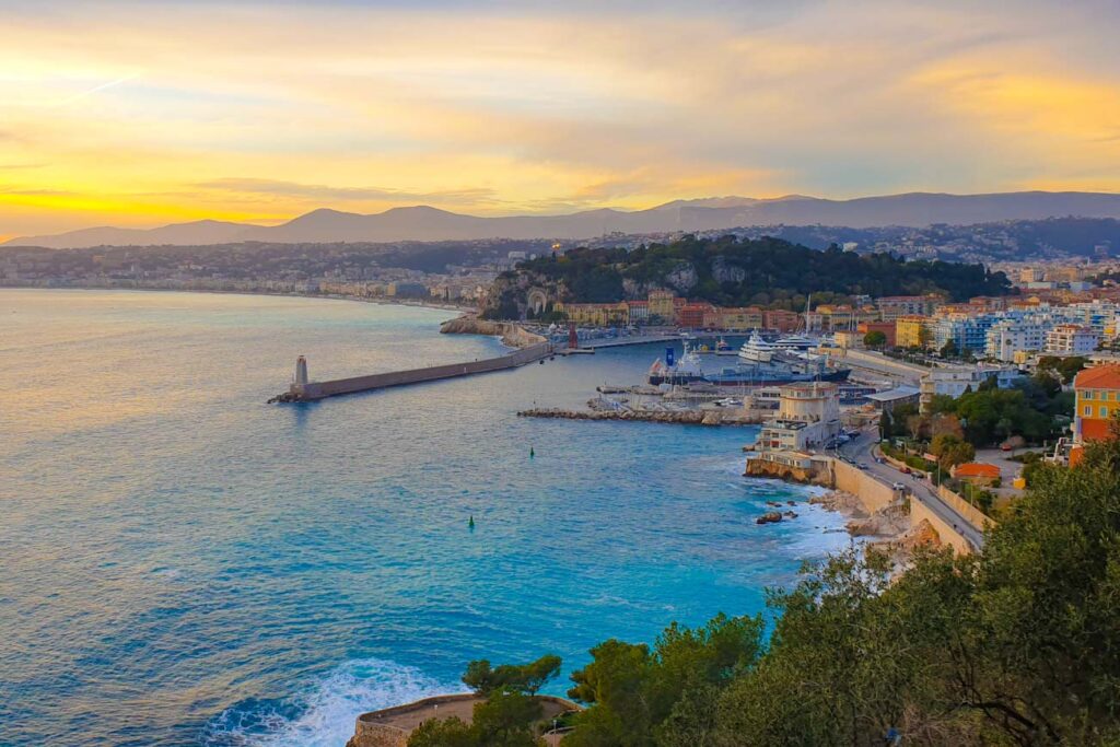 Zu den Top Nizza Sehenswürdigkeiten gehören Schlossberg, Hafen und Promenade des Anglais